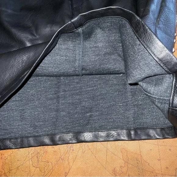 SIMONS Vegan  leather size L - Picture 6 of 6